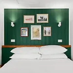 Stylish Studio In The Heart Of Newtown With Pool