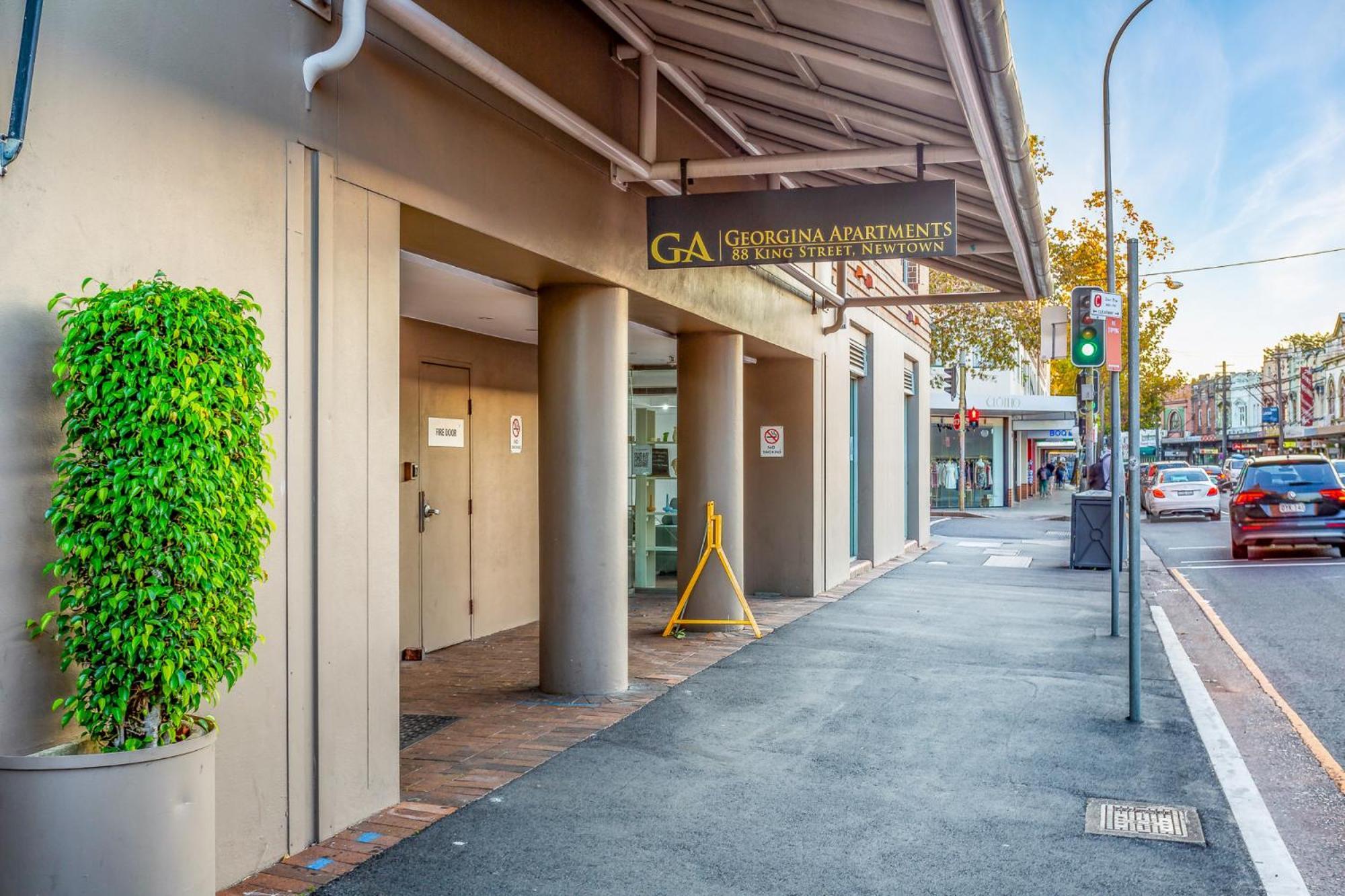 Stylish In The Heart Of Newtown With Pool *
